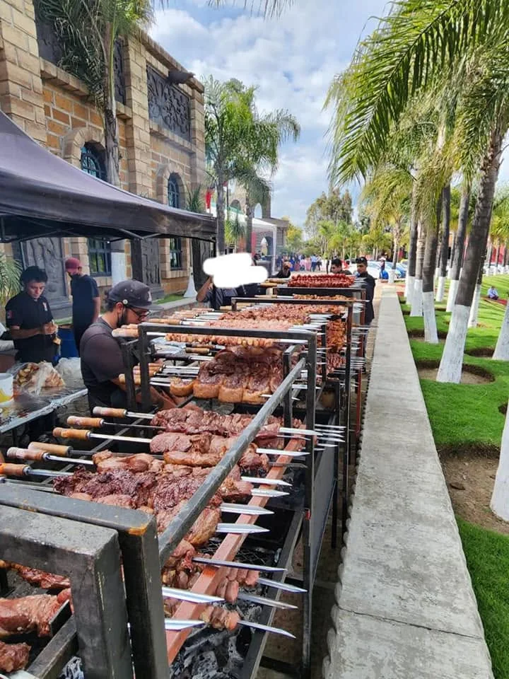 Trabajo real de Churrascaría GM en evento · fotografía 16